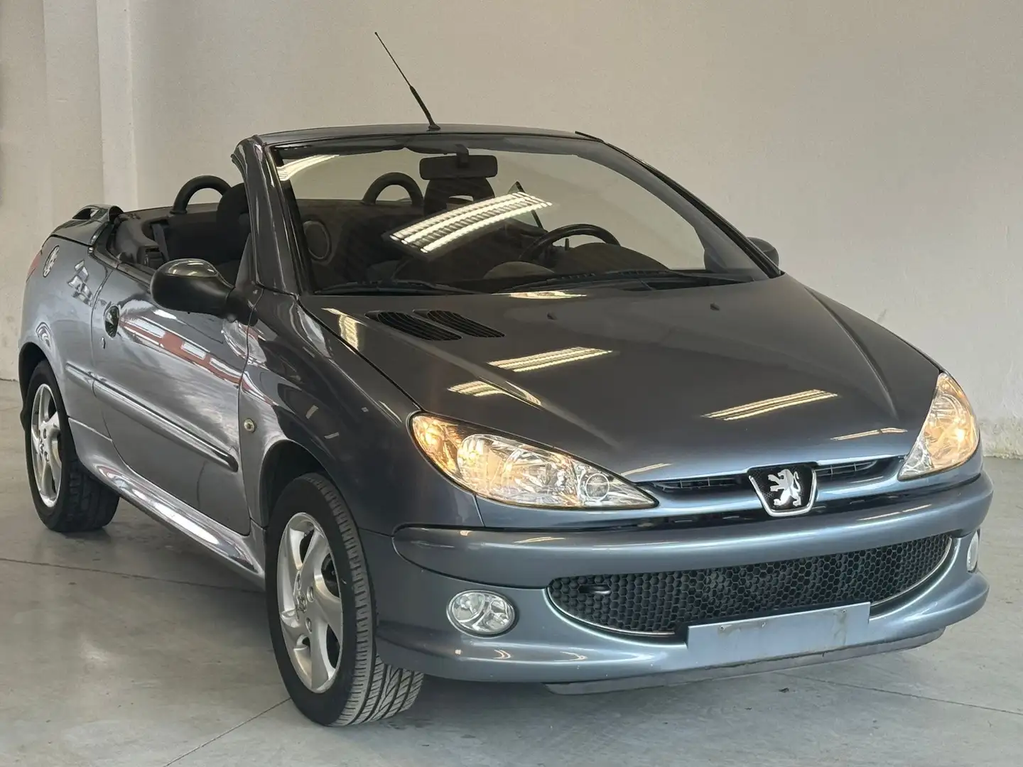 Peugeot 206 CC 1.6i 16v Gris - 2