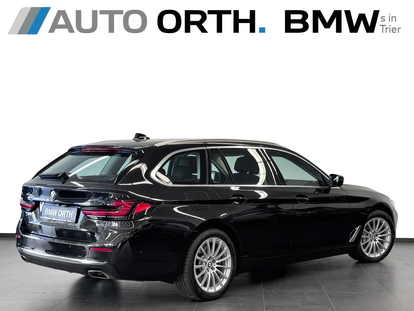 BMW 540 d xDrive Touring MASSAGE+LÜFT PANO ST-HZG AHK Schwarz - 2