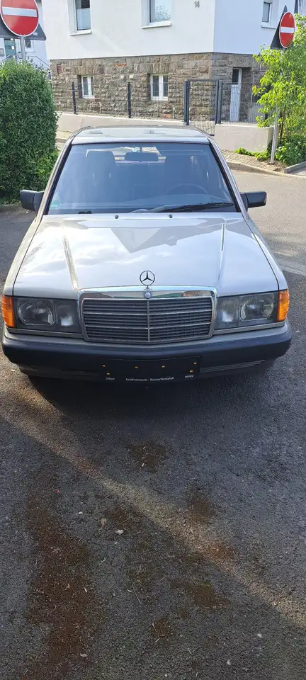Mercedes-Benz 190