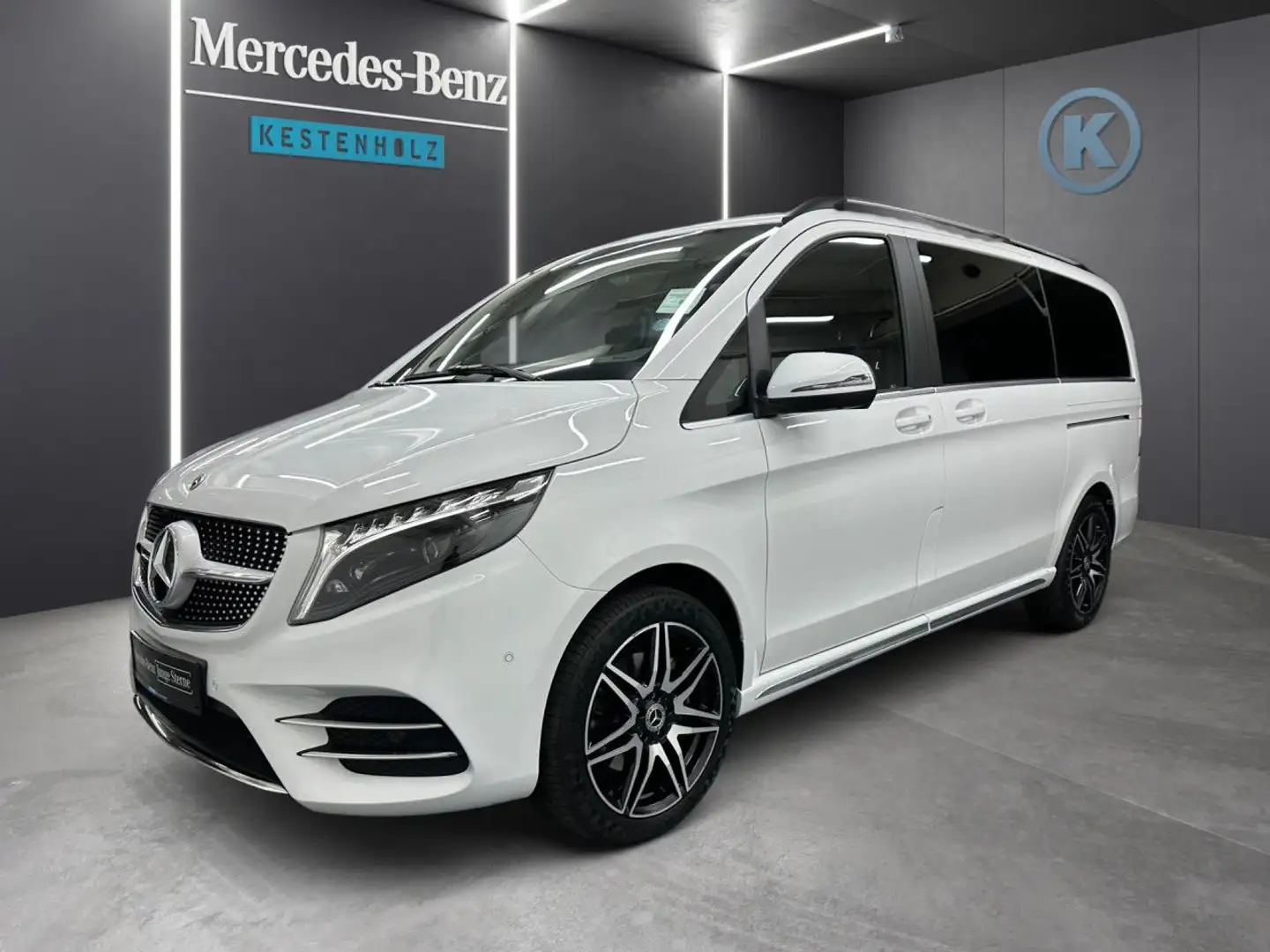Mercedes-Benz V 300 d 4MATIC AVANTGARDE EDITION Lang AMG Pano Weiß - 2