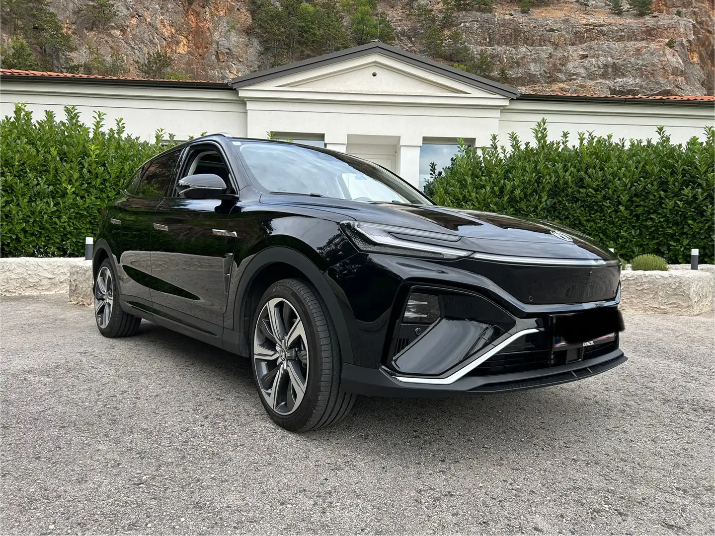 MG Marvel R Electric 70 kWh Performance - 1