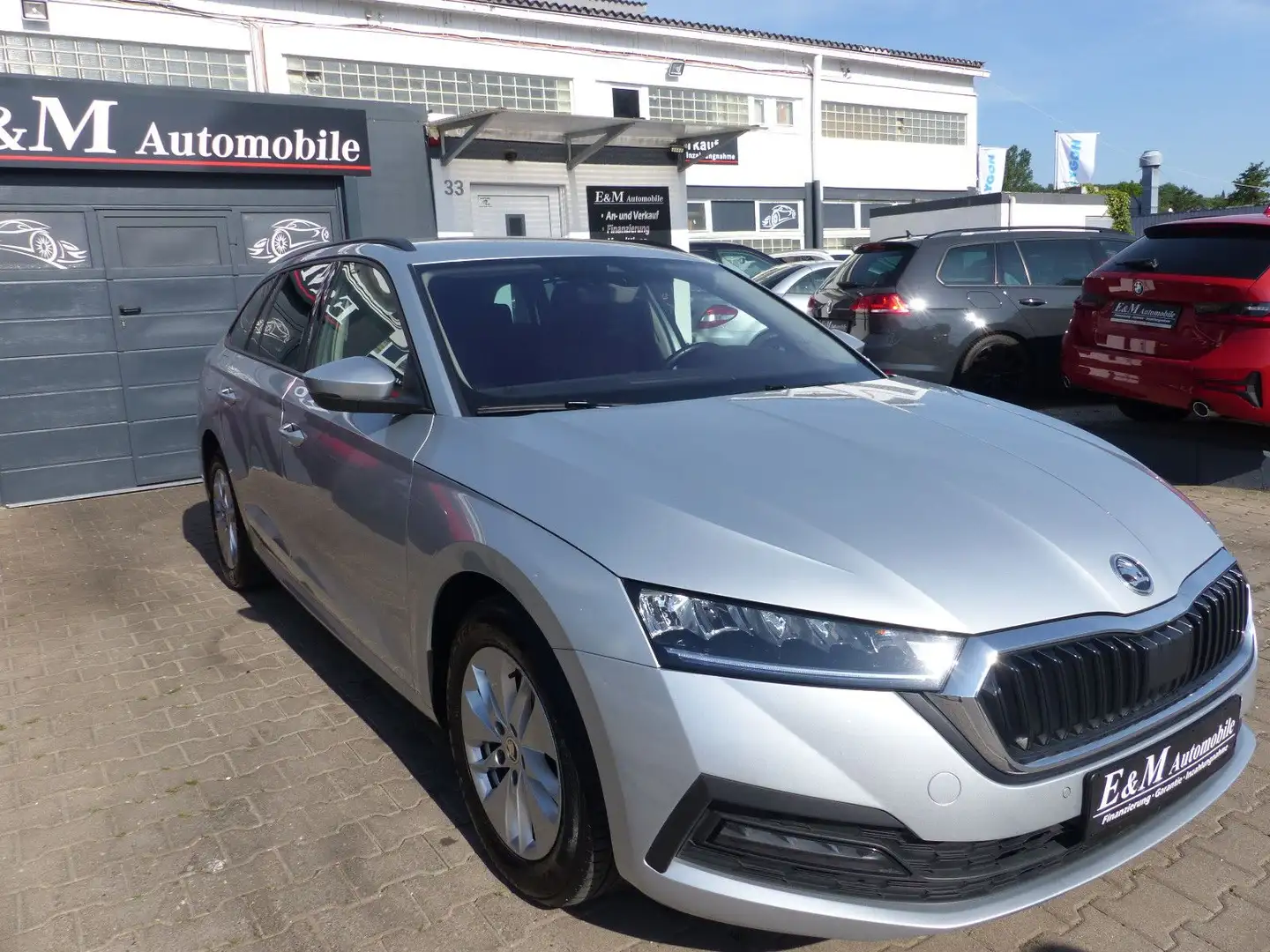 Skoda Octavia Combi*NEUES MODELL*NAVI*ACC*PDC*SHZ* Silber - 2