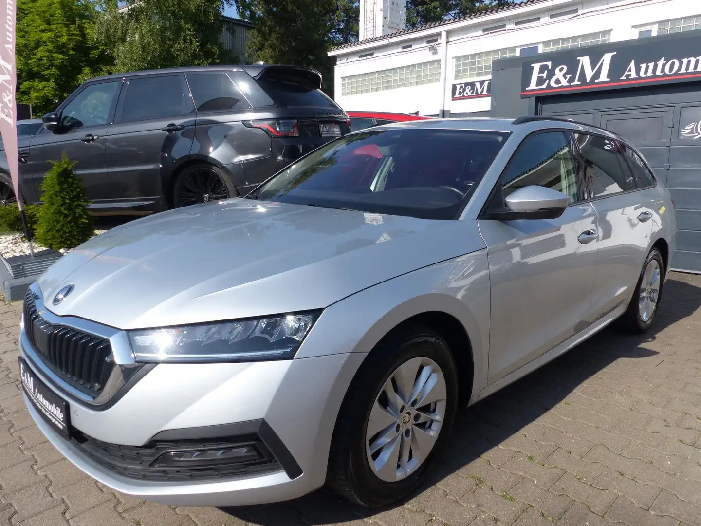 Skoda Octavia Combi*NEUES MODELL*NAVI*ACC*PDC*SHZ* Silber - 1