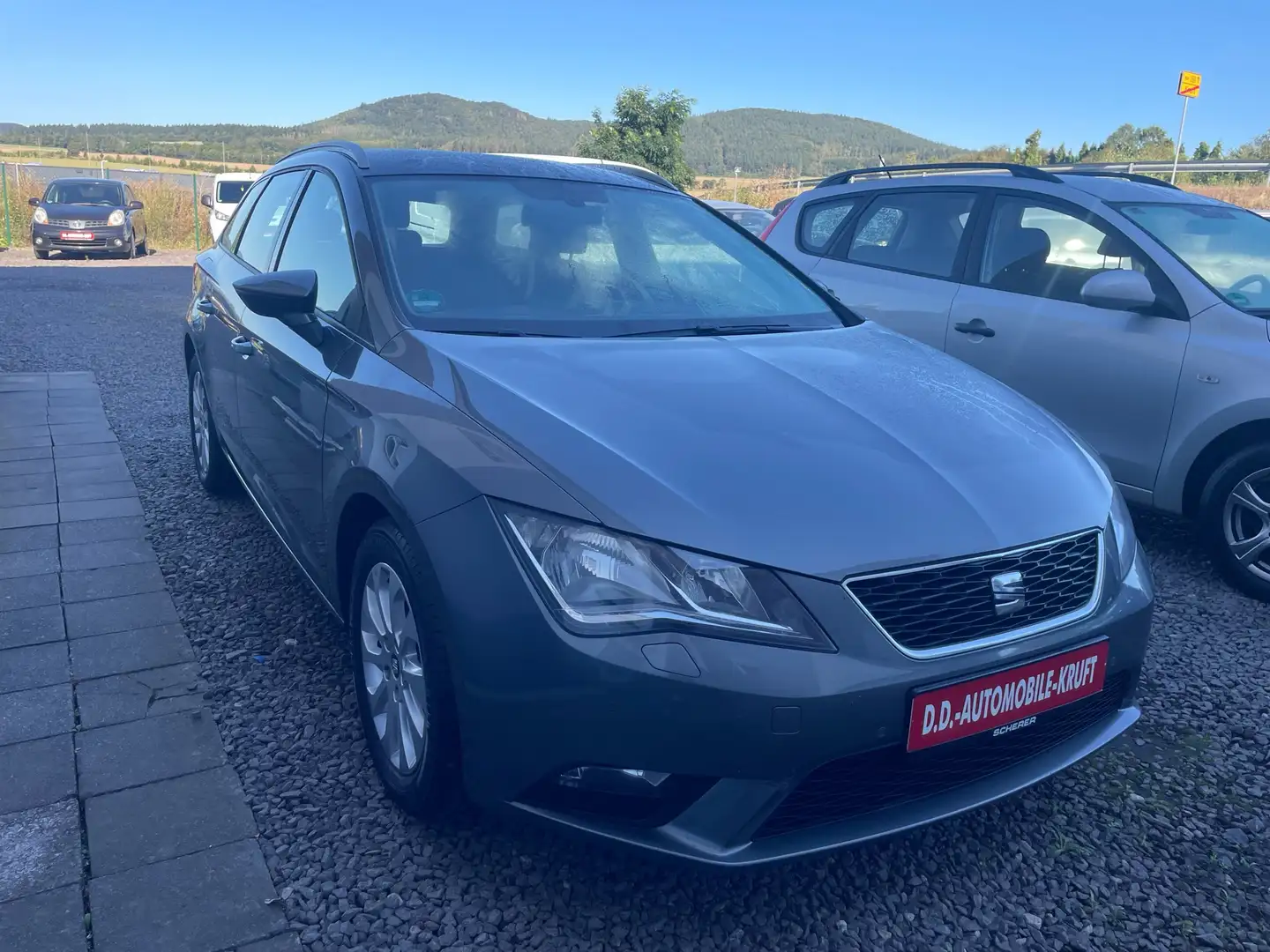 SEAT Leon Style--KLIMA--NAVIGATION.150PS DIESEL Grau - 1