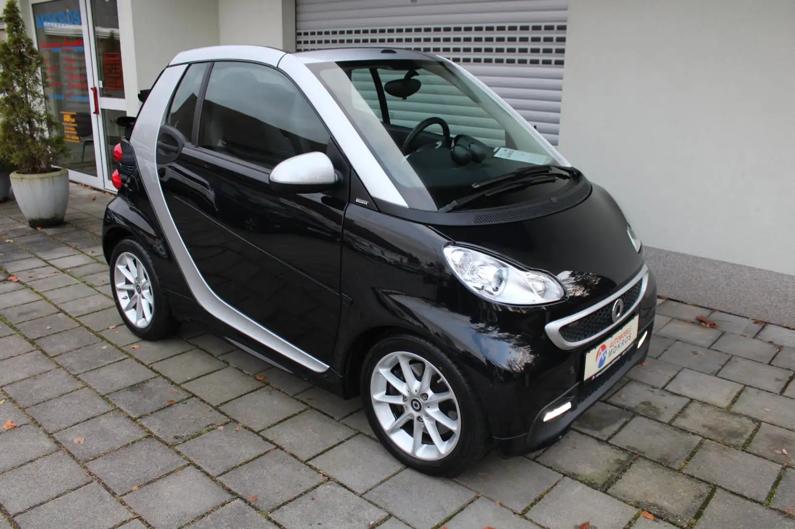 smart forTwo cabrio passion Navigation Klima Sitzhzg Harman&Ka Schwarz - 1