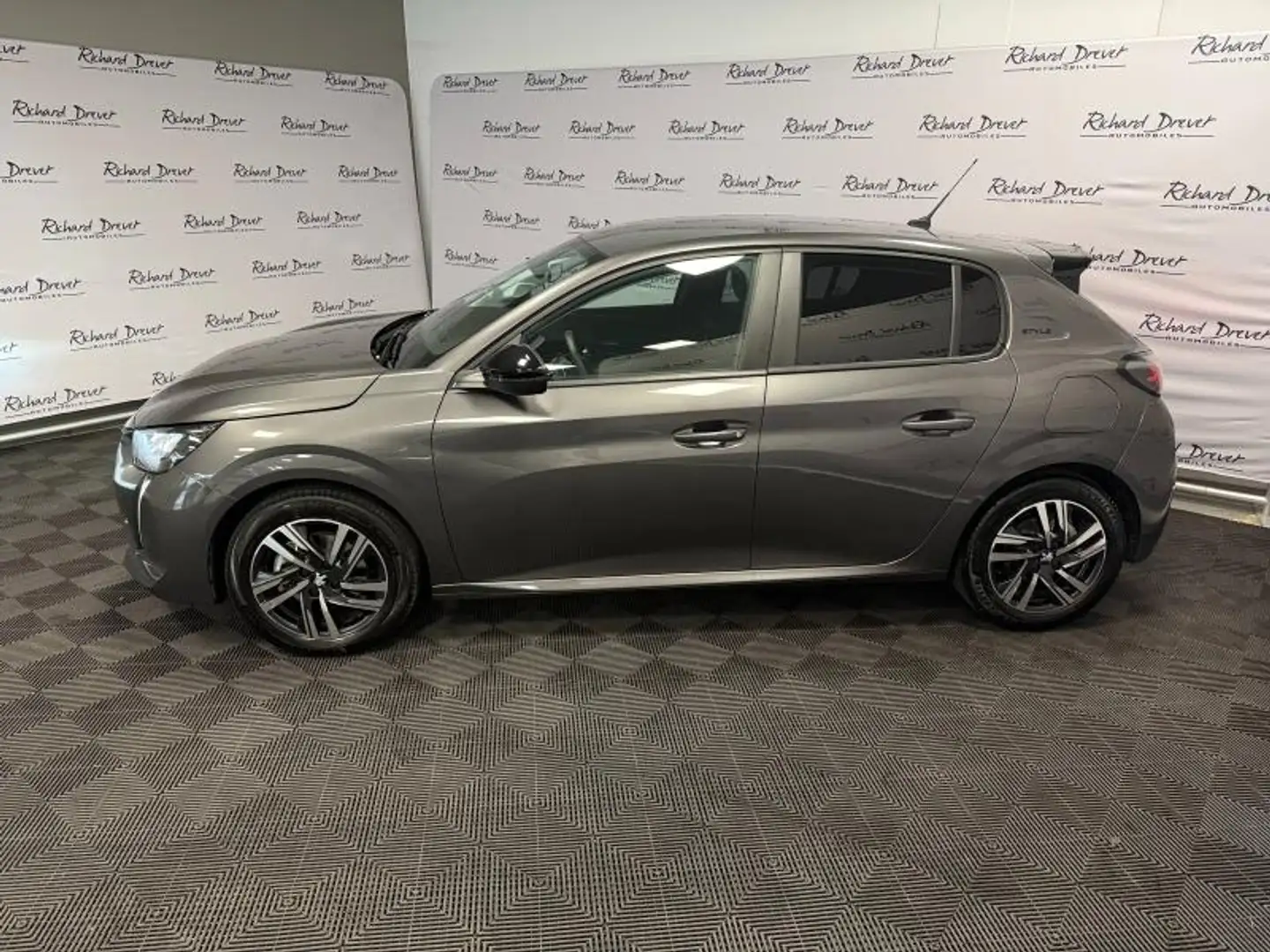 Peugeot 208 1.2 PureTech 100ch S\u0026S Style EAT8 Gris - 2
