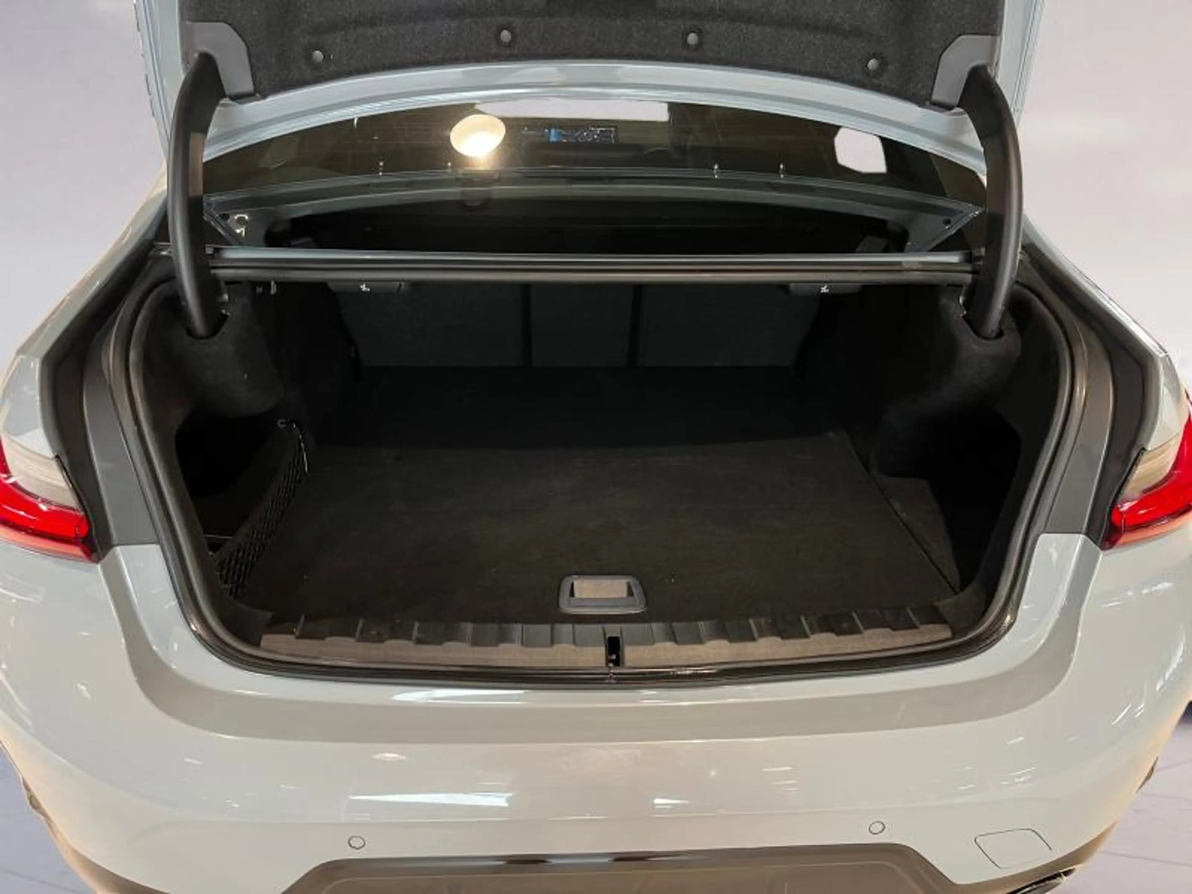 BMW 330 330e xDrive M Sport Berline — photo 14