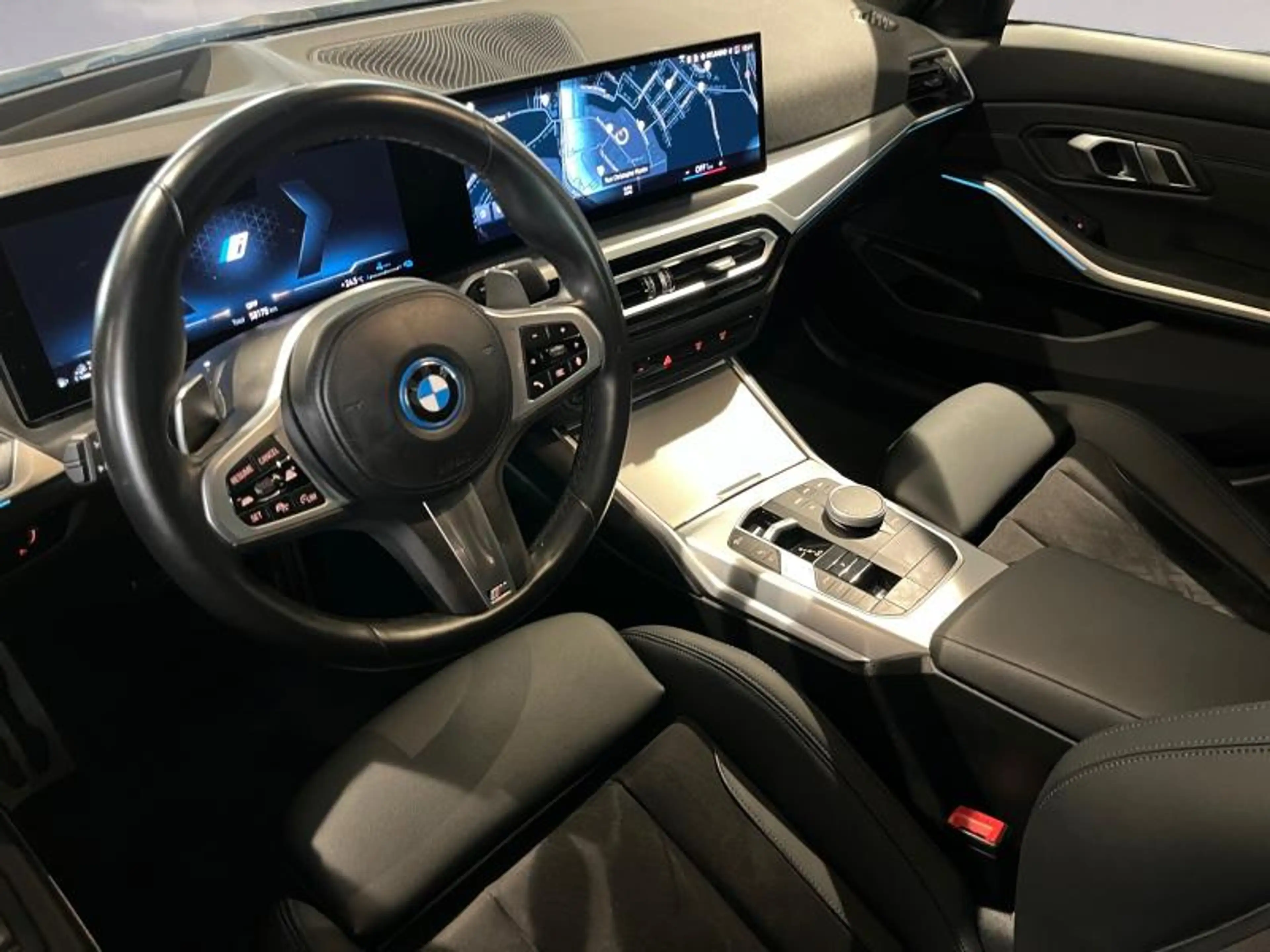 BMW 330 330e xDrive M Sport Berline — photo 10