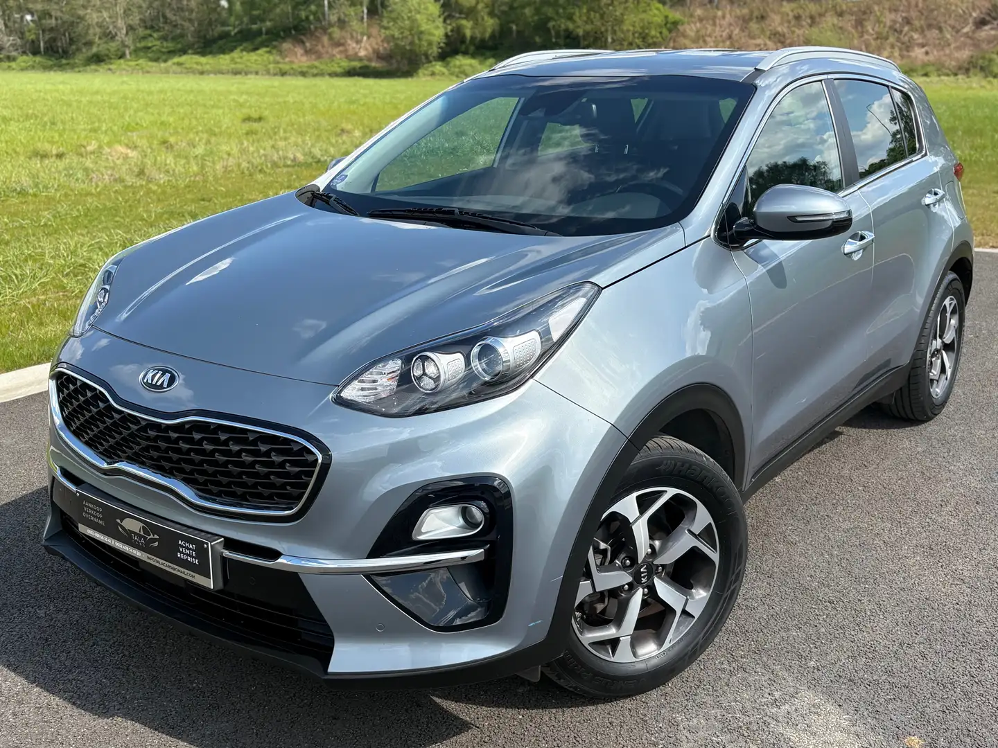 Kia Sportage 1.6i 2WD CAMERA JANTES CARPLAY GARANTIE 12 MOIS Gris - 1