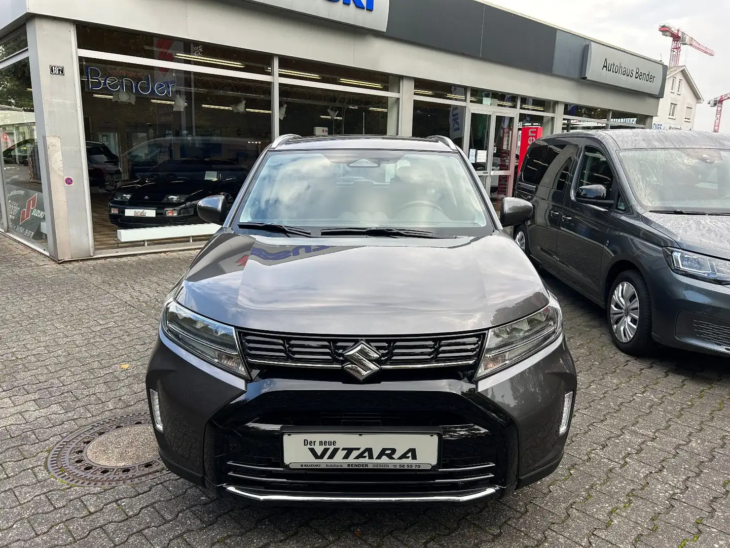 Suzuki Vitara 5-Türer 1.4 BOOSTERJET HYBRID Club Grau - 2