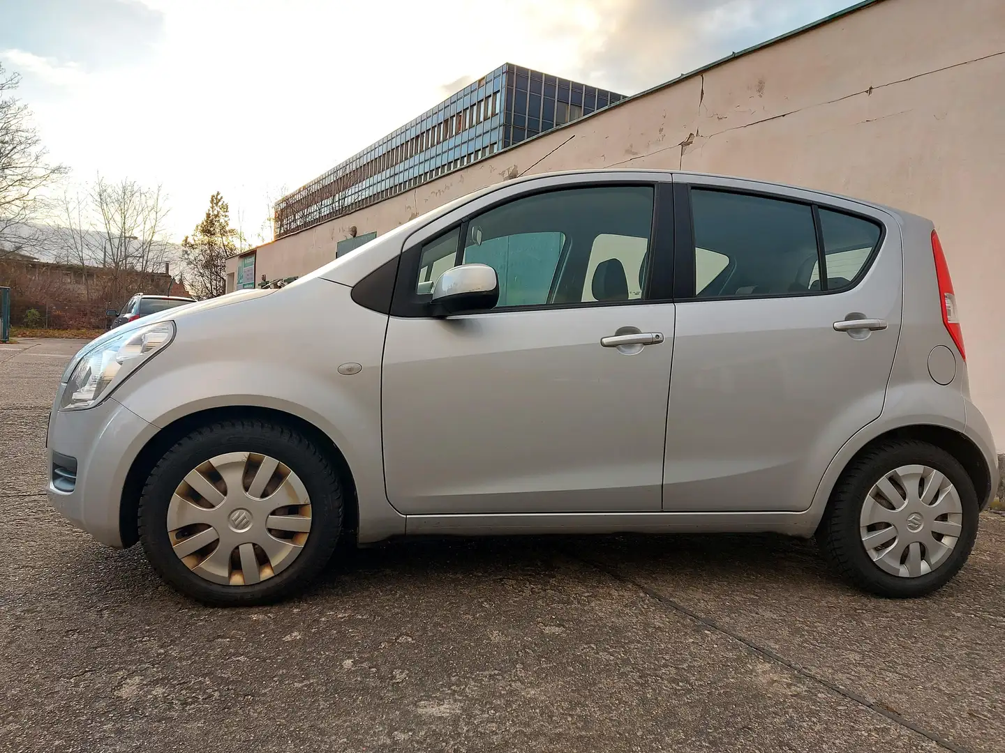 Suzuki Splash 1.0i Club 5tür Klima ESP Sitzheizung Euro 5 Silber - 2
