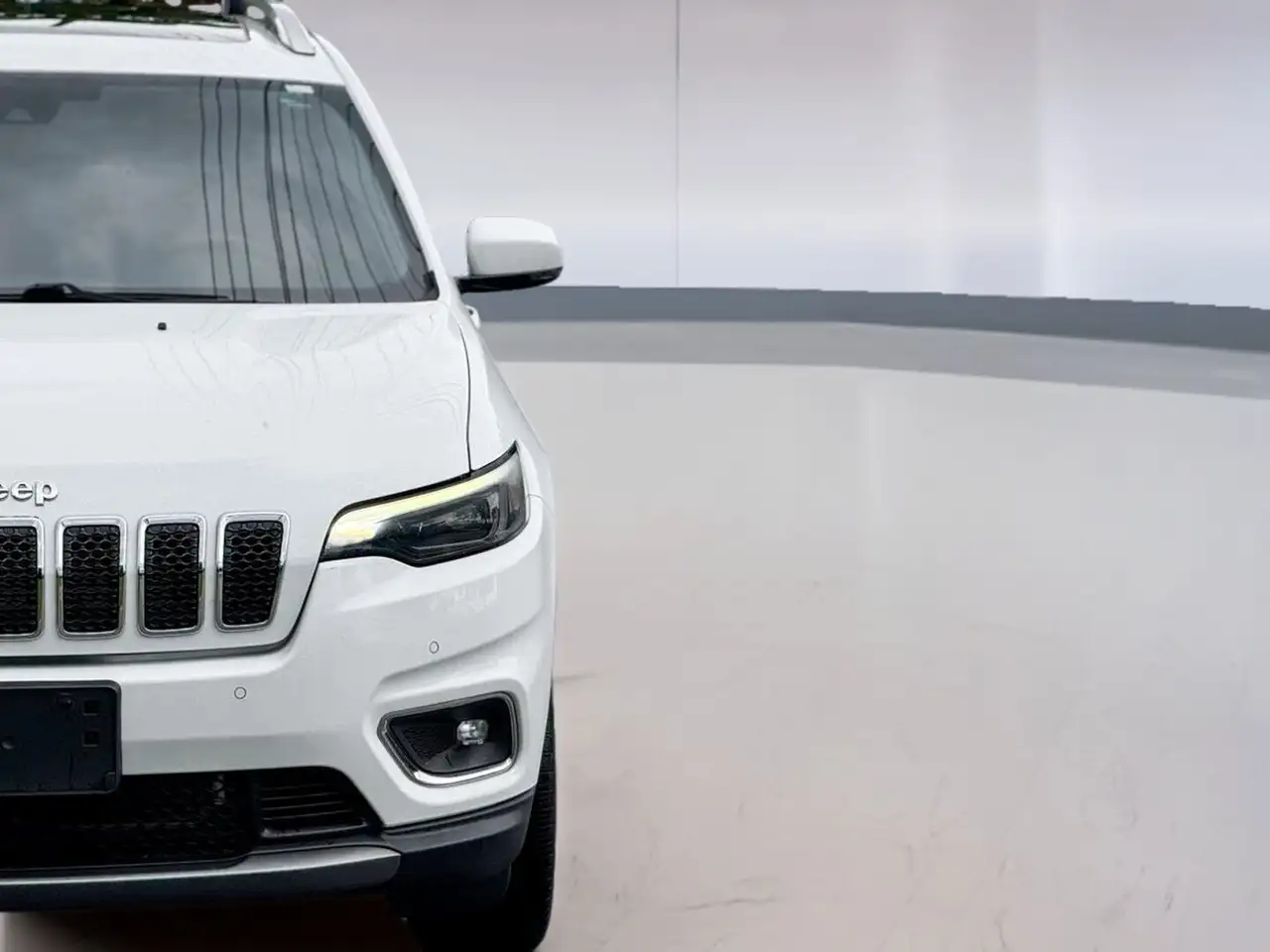 Jeep Cherokee снимка Jeep Cherokee