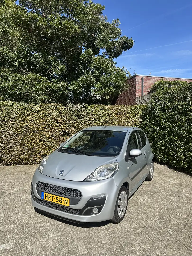 Peugeot 107 1.0 Envy Grijs - 1