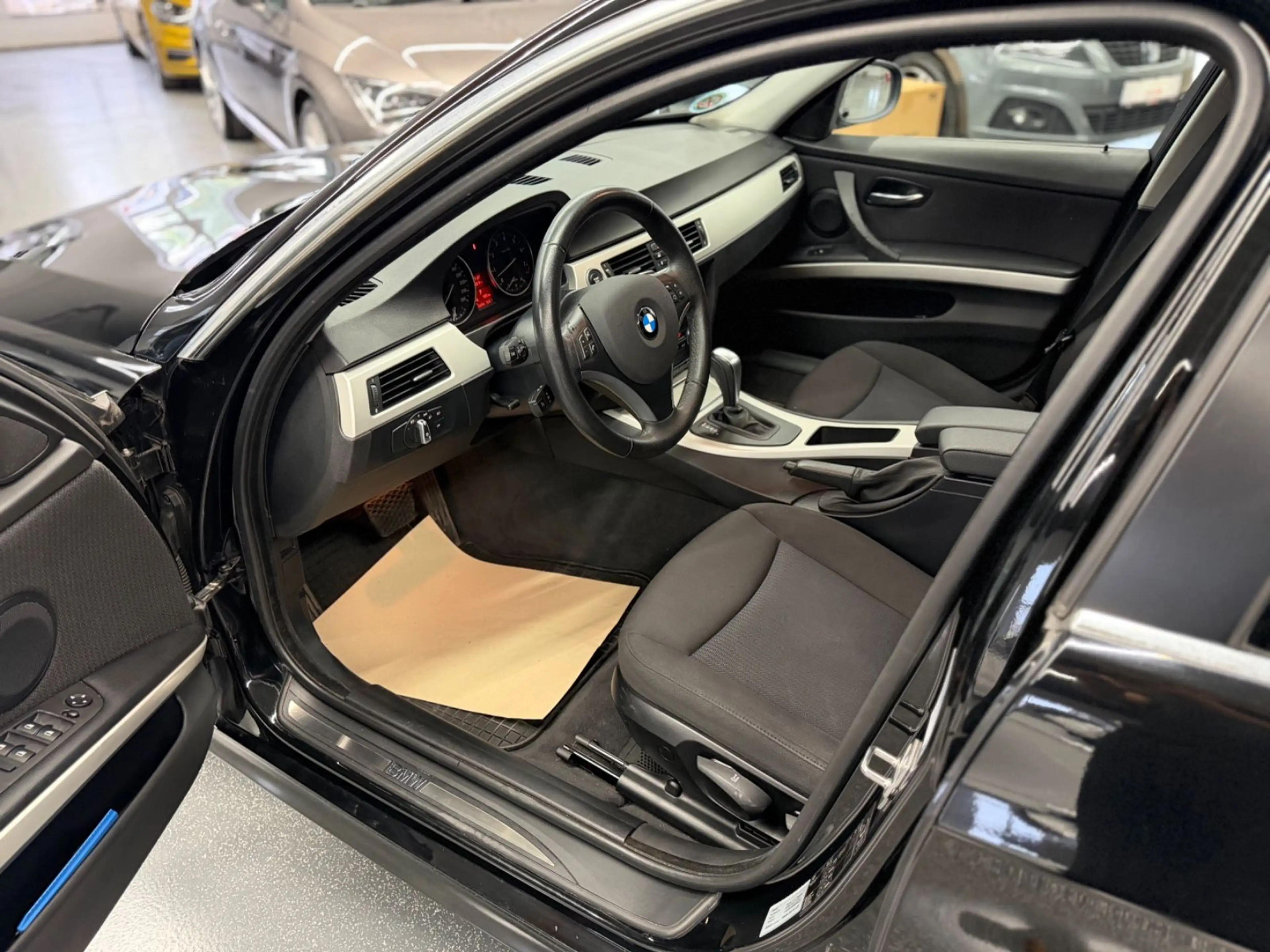 BMW 325 i E91 Touring Autom. Keyless Xenon — photo 11
