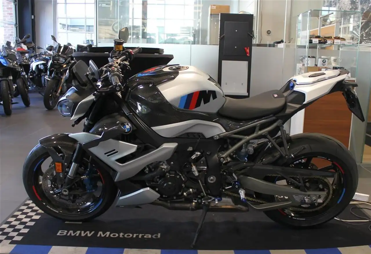 BMW M 1000 R