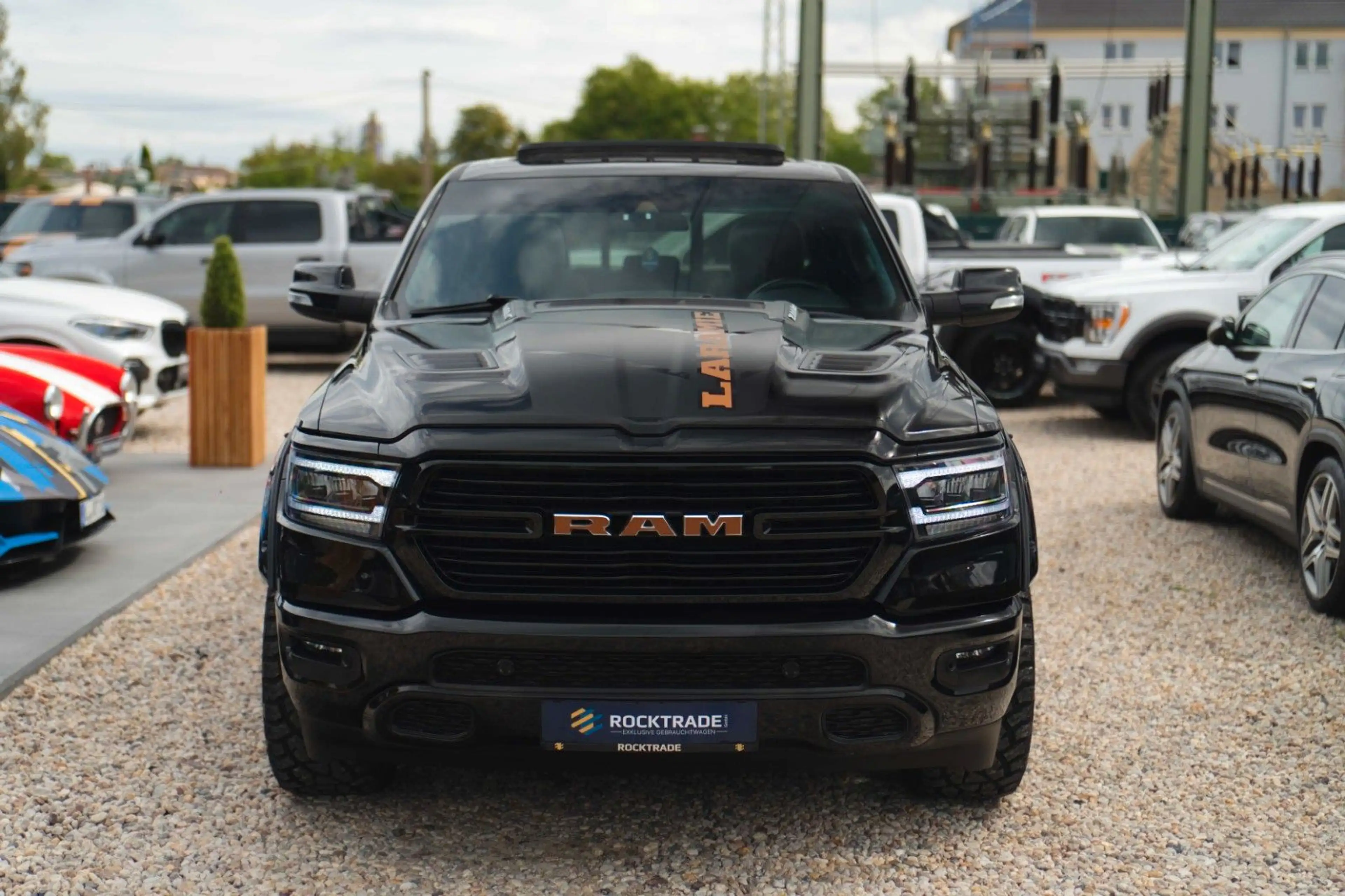 Dodge RAM 5.7 V8 HEMI 4x4 Night LARAMIE LONGBED 19% — photo 2