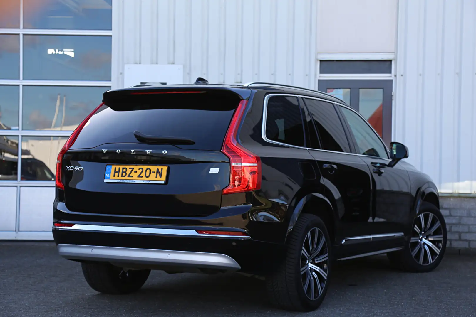 Volvo XC90 2.0 T8 390PK Plug in hybride PHEV AWD Inscription Zwart - 2
