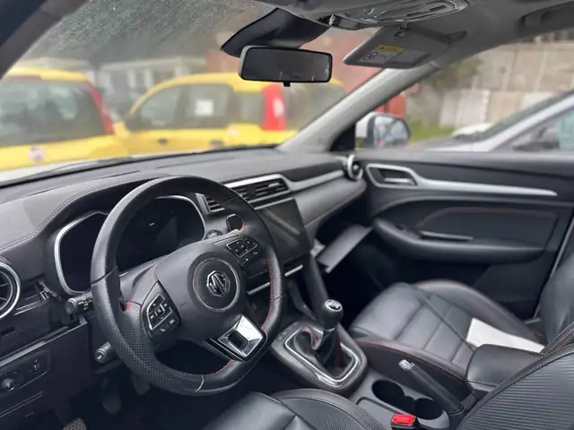 MG ZS view 11