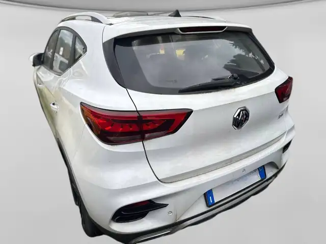 MG ZS view 4