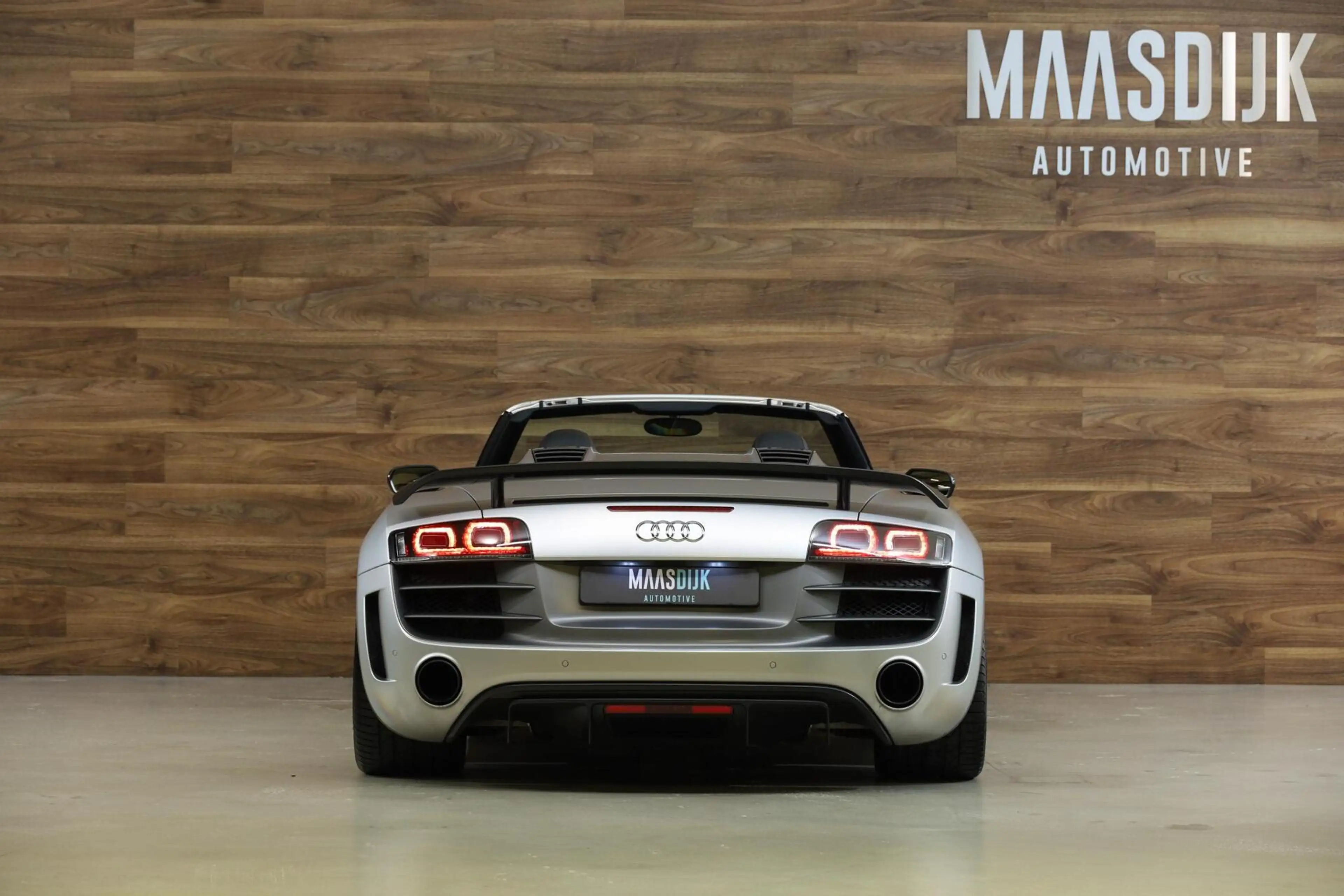 Audi R8 Spyder 5.2 V10 FSI GT — photo 11