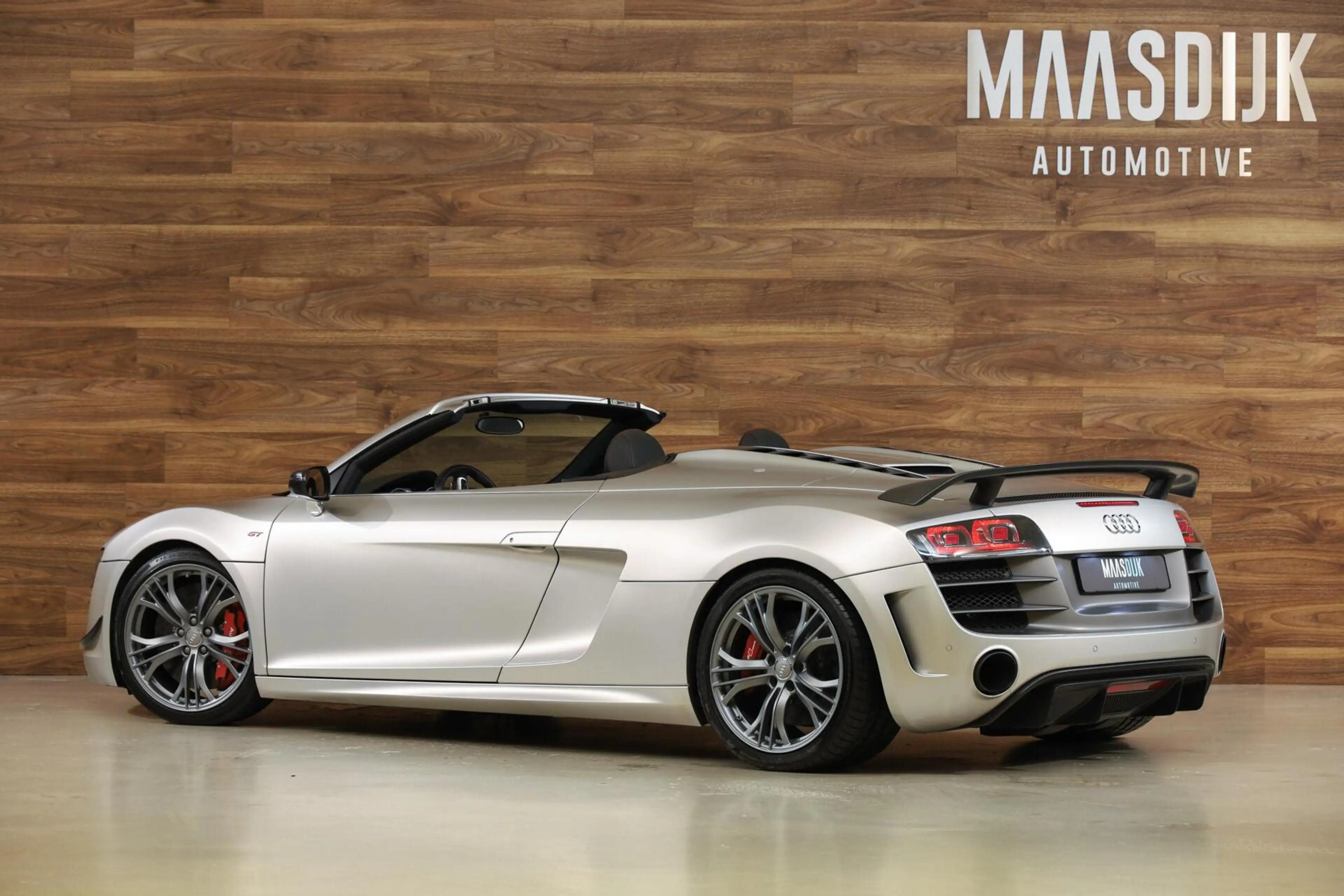 Audi R8 Spyder 5.2 V10 FSI GT — photo 14
