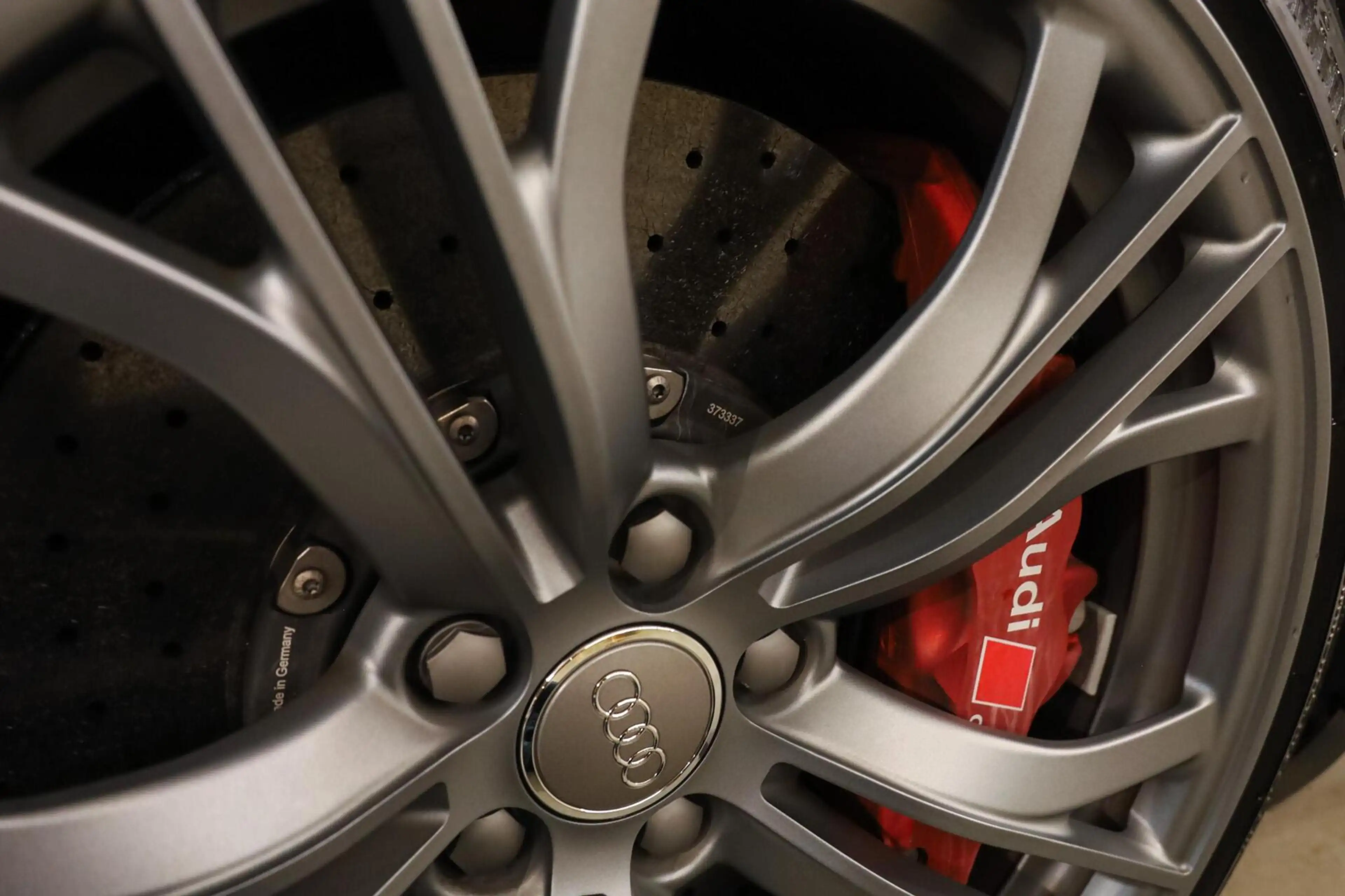 Audi R8 Spyder 5.2 V10 FSI GT — photo 12