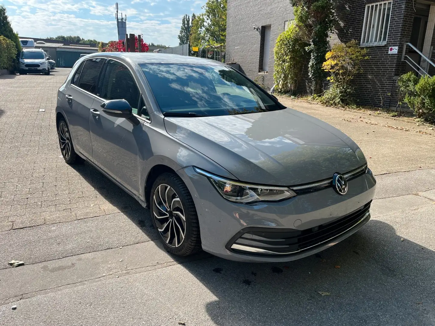 Volkswagen Golf VIII 1.5 Lim. Move eTSI *HuD*NAVI*ACC*LED* Grau - 1
