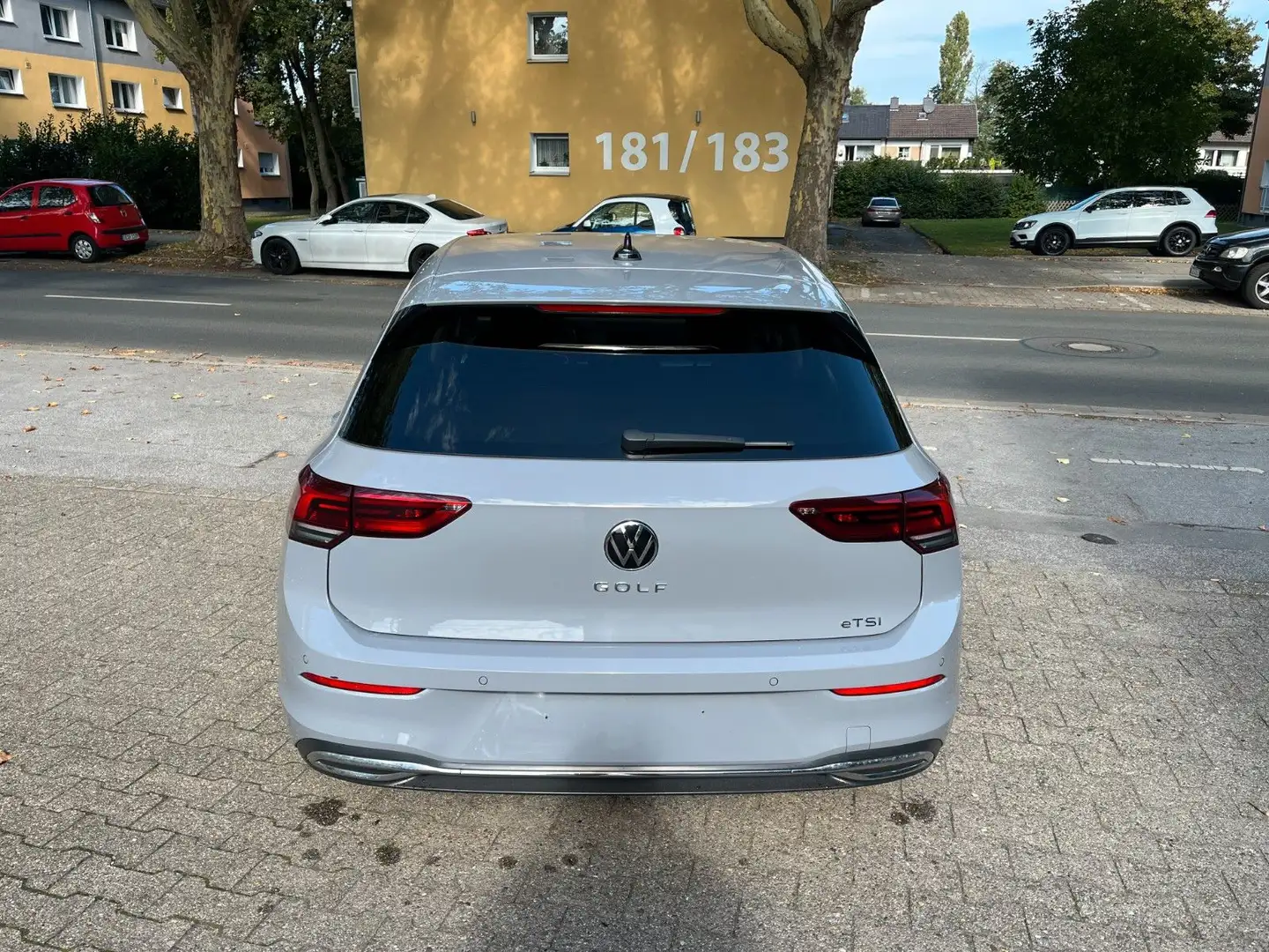 Volkswagen Golf VIII 1.5 Lim. Move eTSI *HuD*NAVI*ACC*LED* Grau - 2