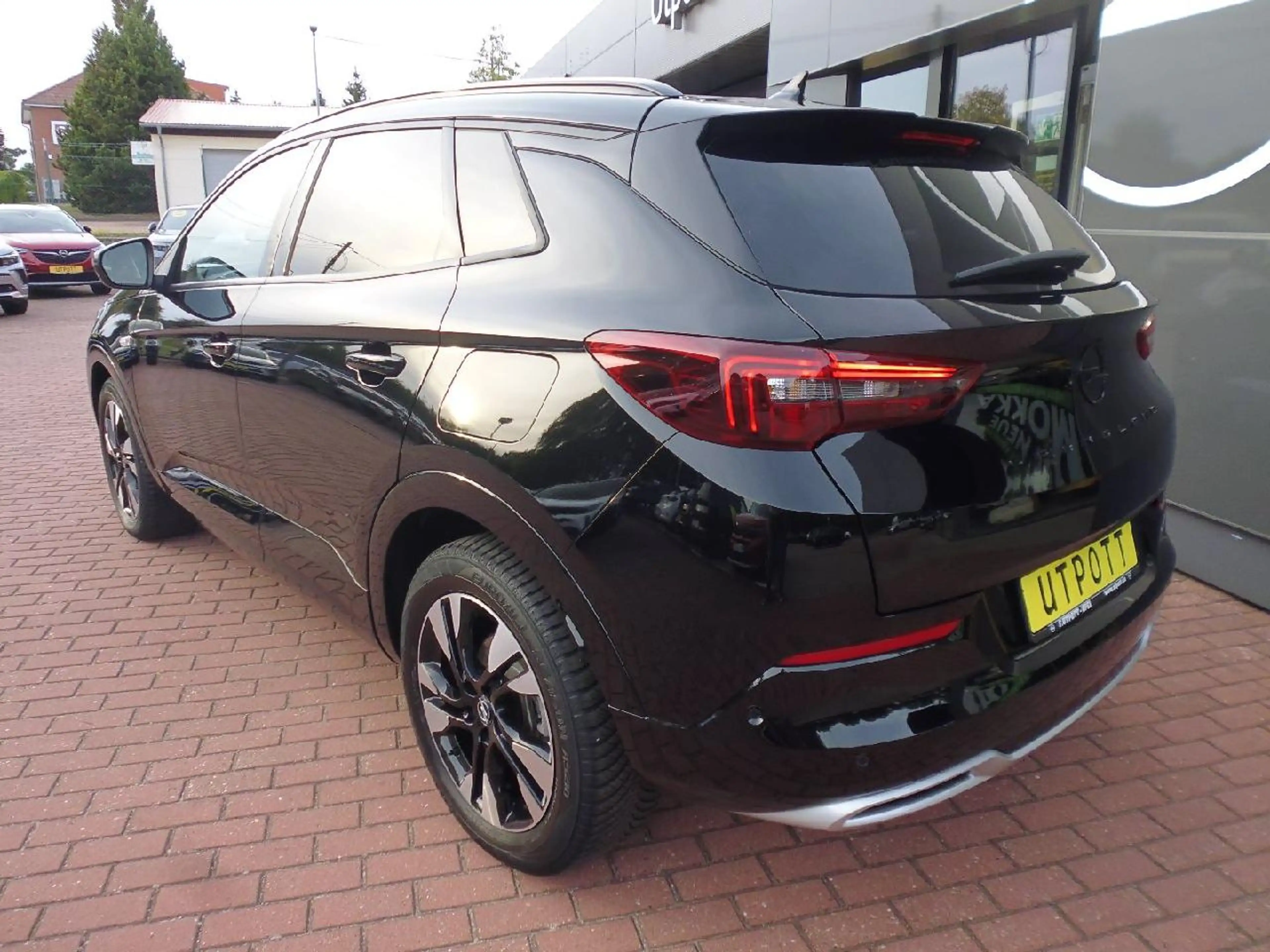 Opel Grandland Ultimate Plug-in-Hybrid — photo 3