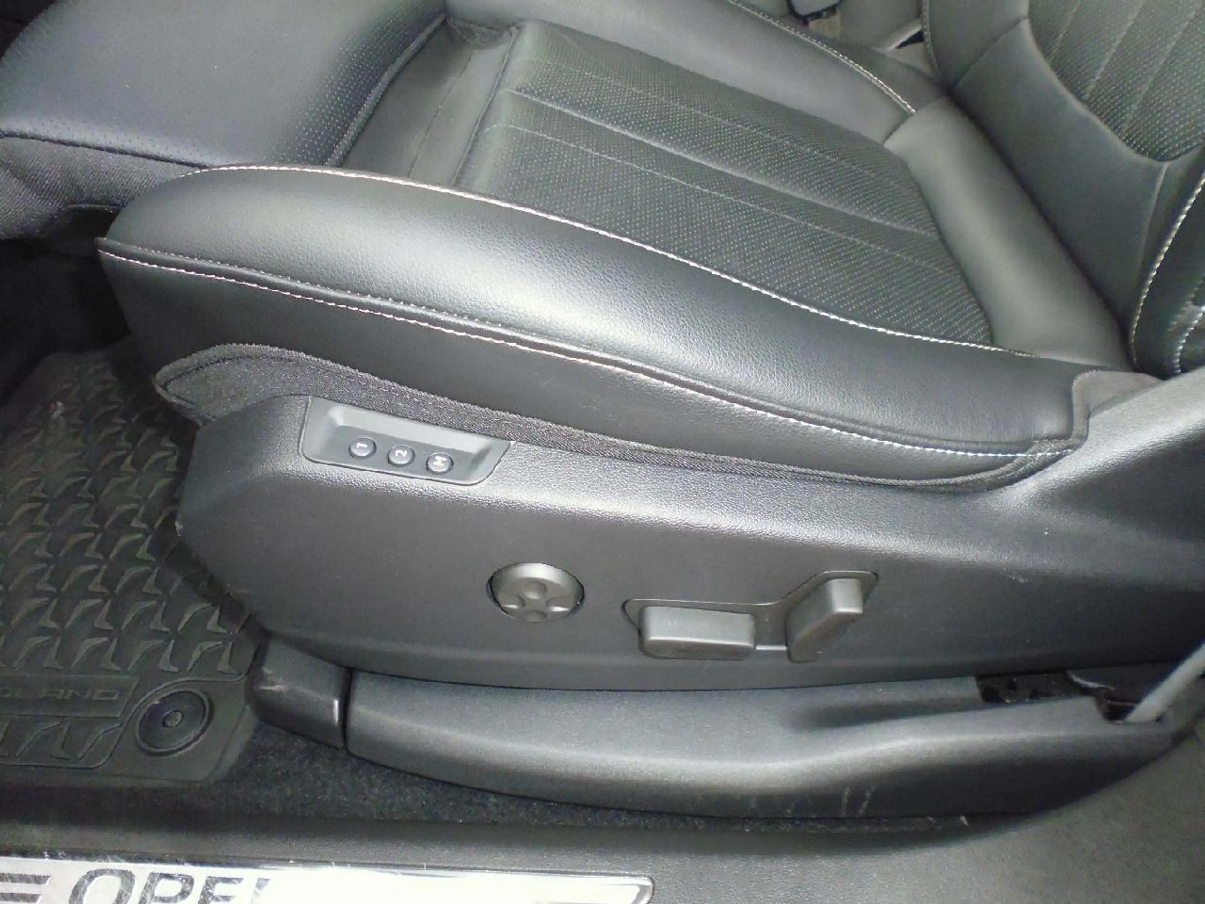 Opel Grandland Ultimate Plug-in-Hybrid — photo 13