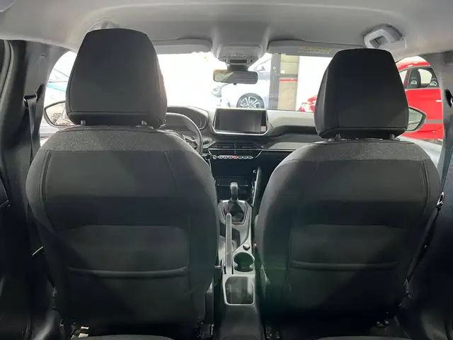 Peugeot 208 view 14