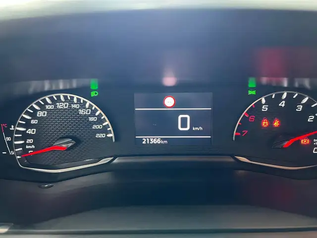 Peugeot 208 view 12