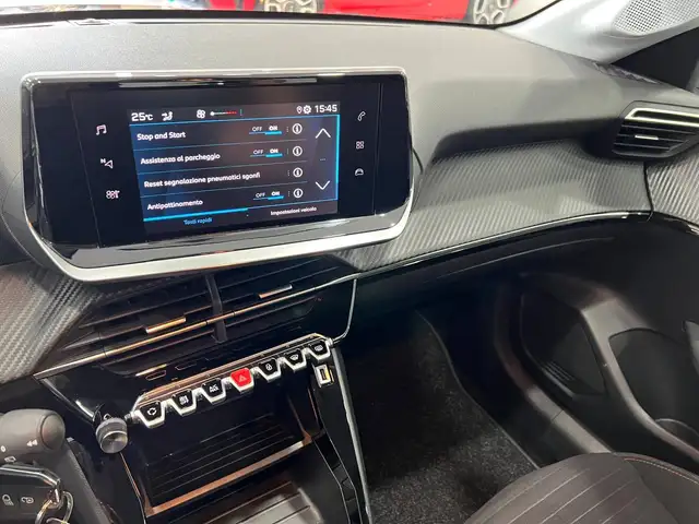 Peugeot 208 view 13
