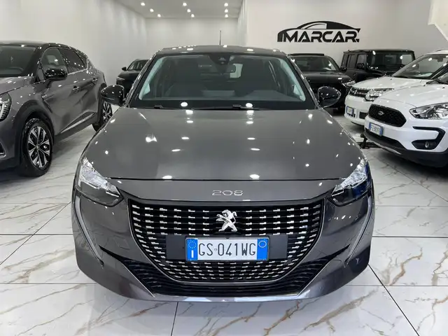 Peugeot 208 view 2