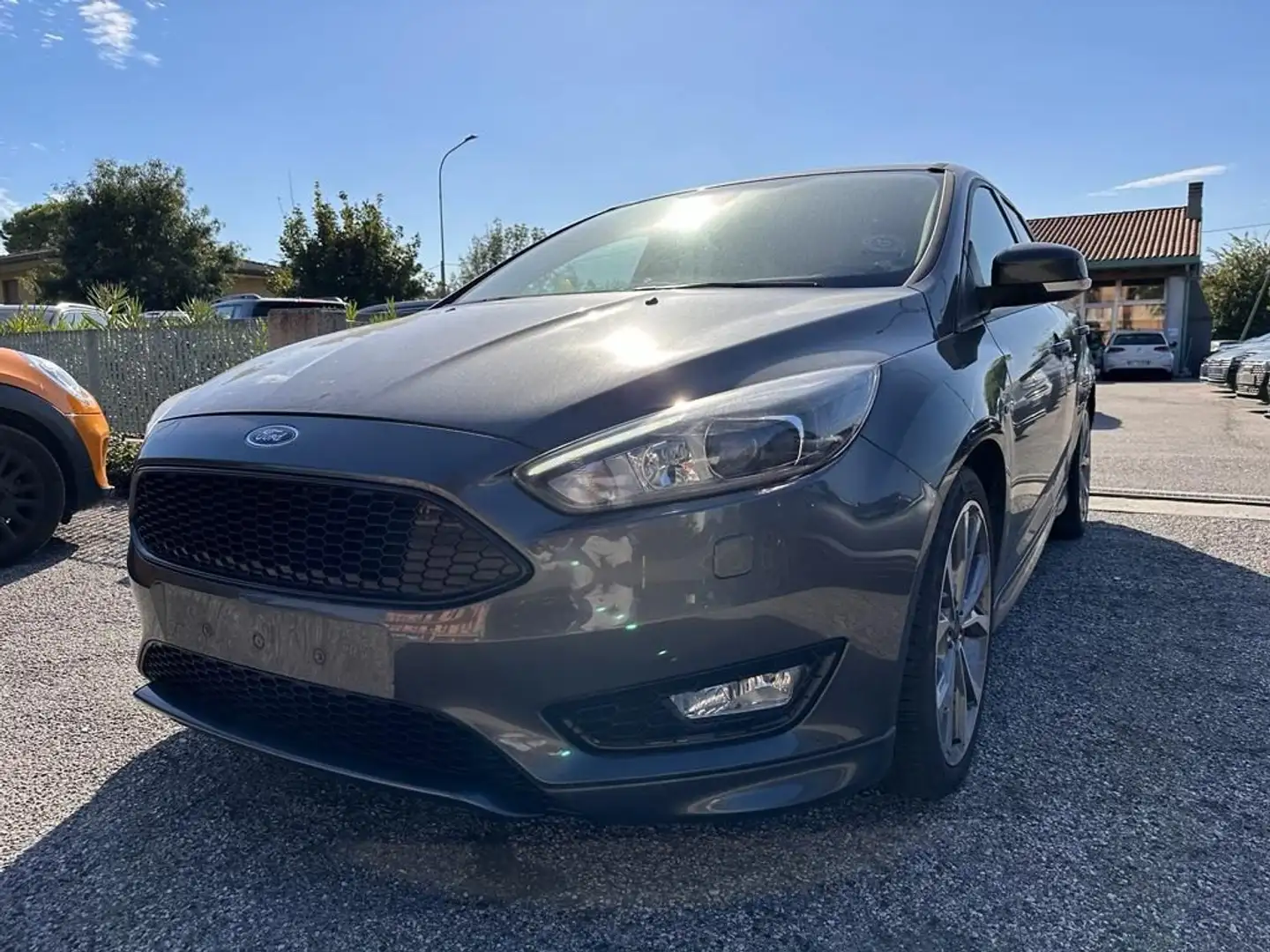 Ford Focus 1.5 TDCi 120 CV Start&Stop SW ST Line Marrone - 2