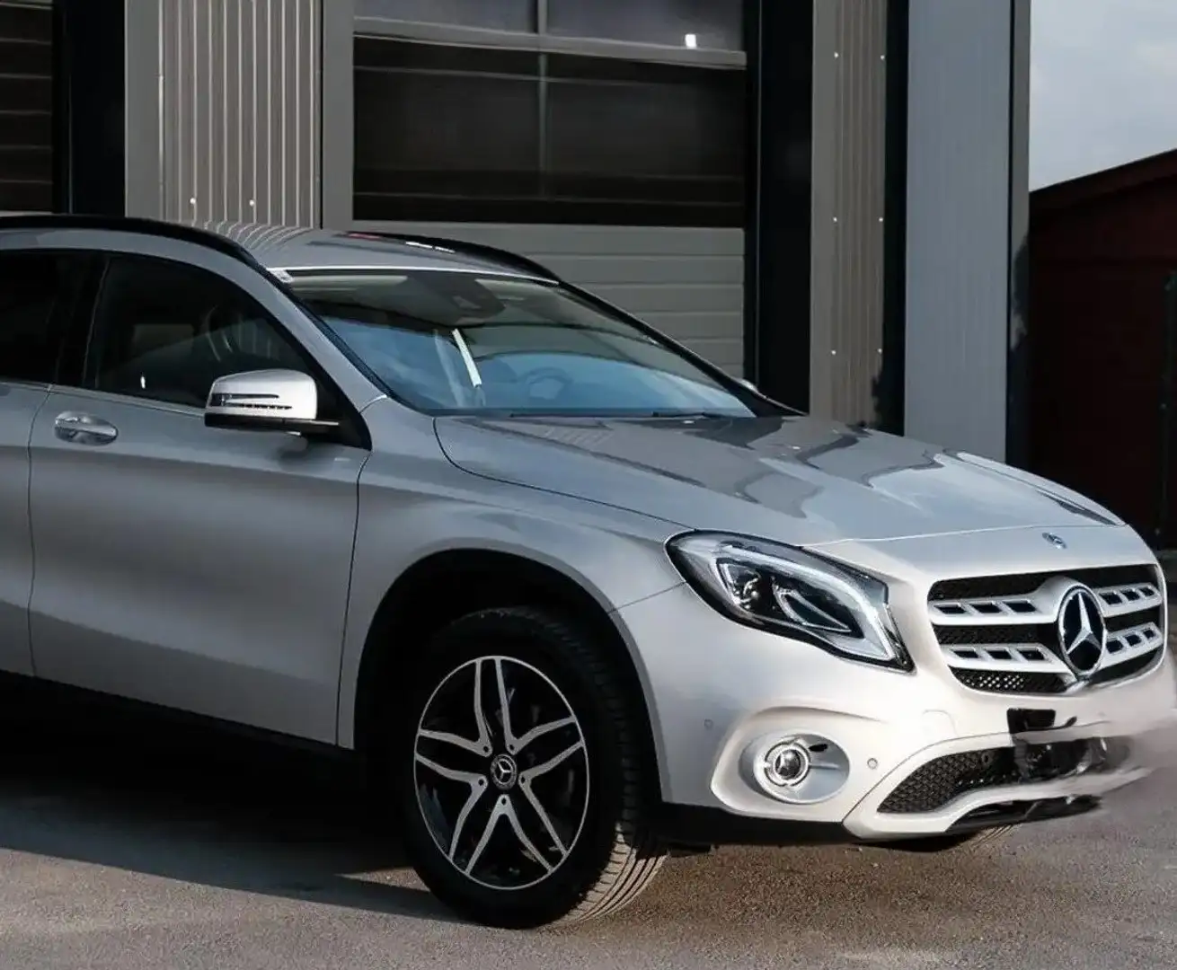 Mercedes-Benz GLA 180 GLA+180+d+Aut. - 2