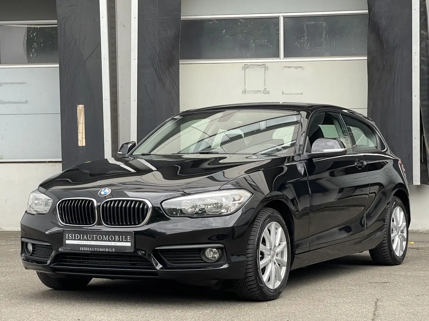 BMW 118 i LED Sitzheizung Tempomat Einparkhilfe PDC Schwarz - 1