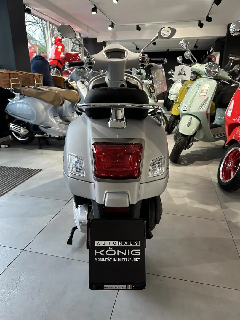 Vespa GTS 300 SUPER TECH E5 QU Gris - 1
