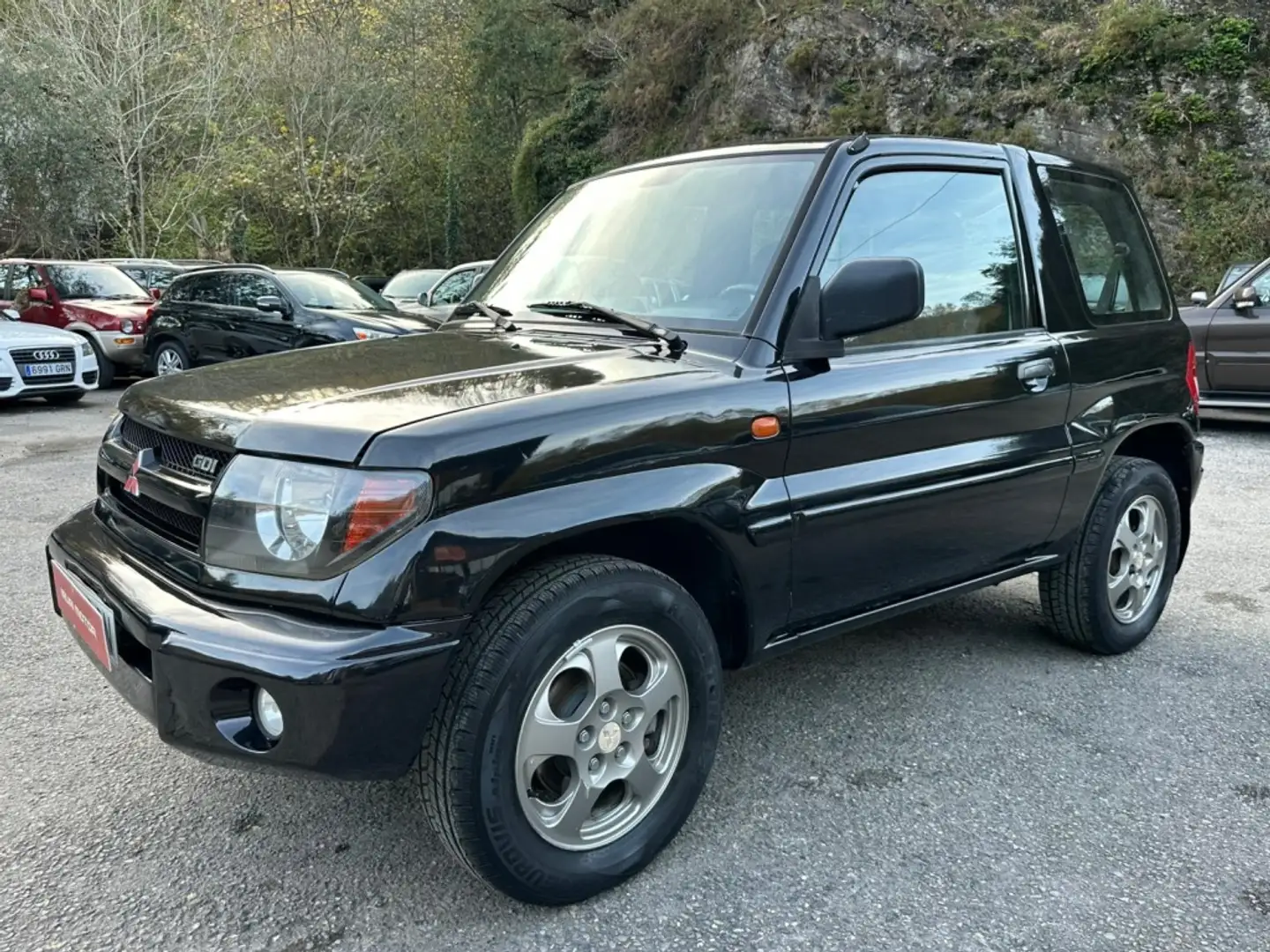 Mitsubishi Montero iO 1.8 GDI Plus Černá - 2