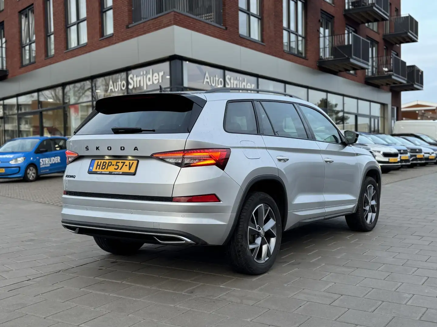 Skoda Kodiaq 1.5 TSI Sportline Business 7p. 150pk automaat | Bl Grijs - 2