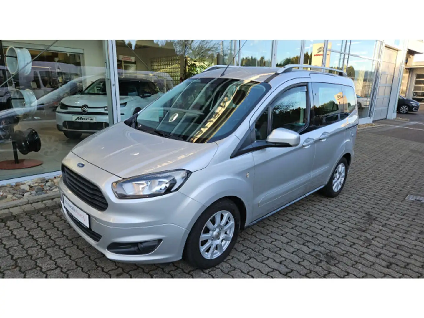 Ford Tourneo Courier Trend 1.0 EcoBoost Silber - 1