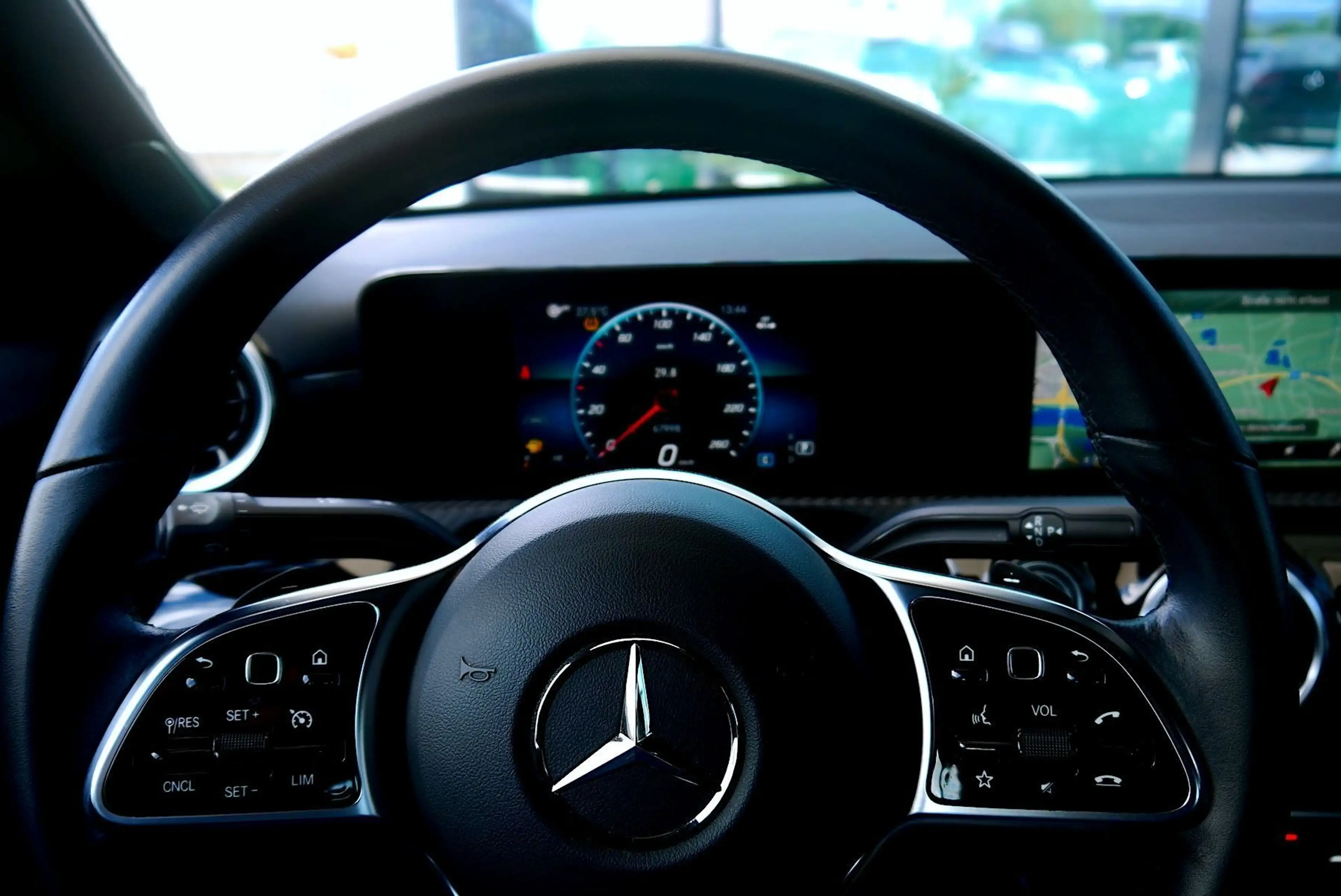 Mercedes-Benz CLA 180 Style Aut. *Spurhalteassistent & Rückfahrkamera* — photo 13