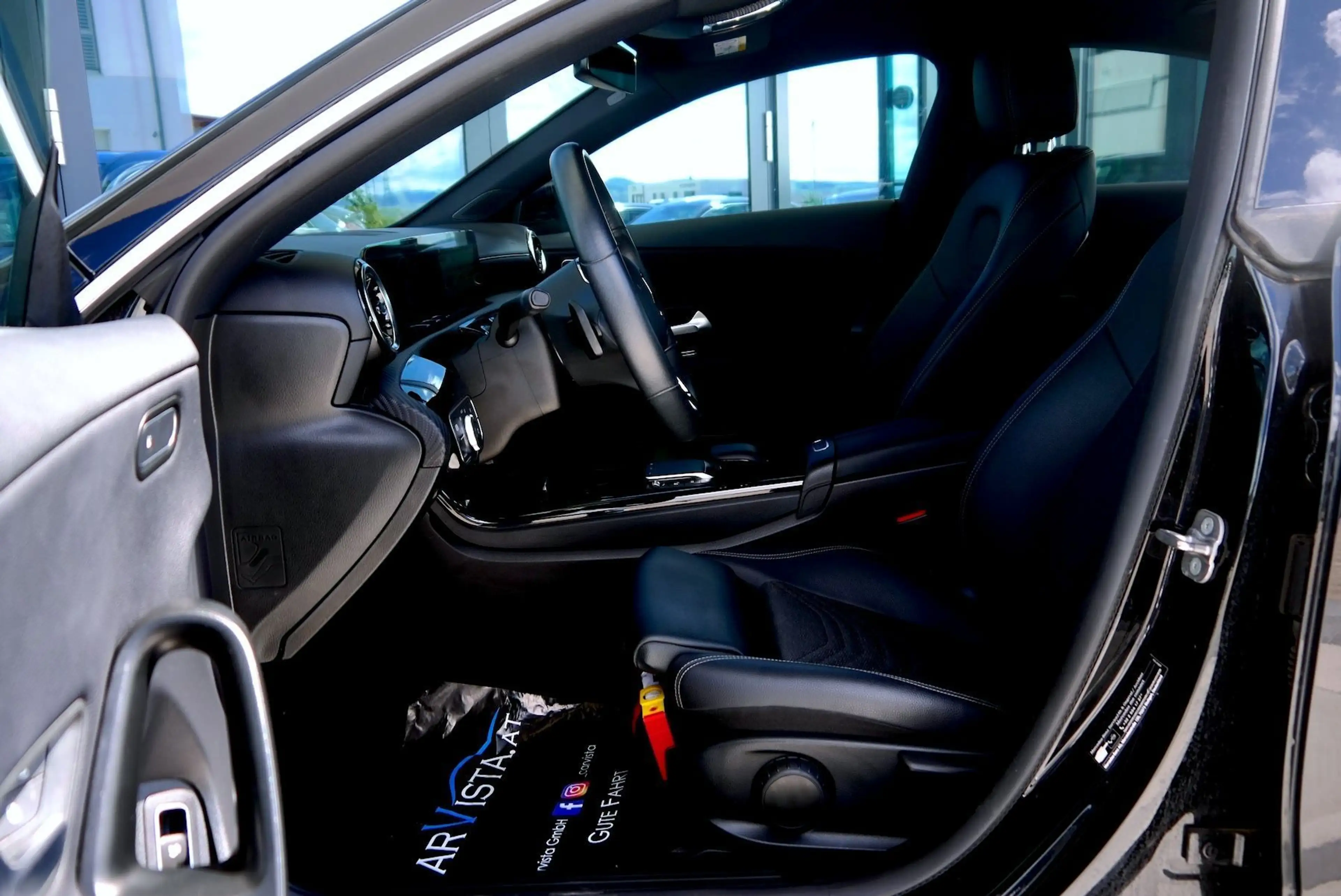Mercedes-Benz CLA 180 Style Aut. *Spurhalteassistent & Rückfahrkamera* — photo 10