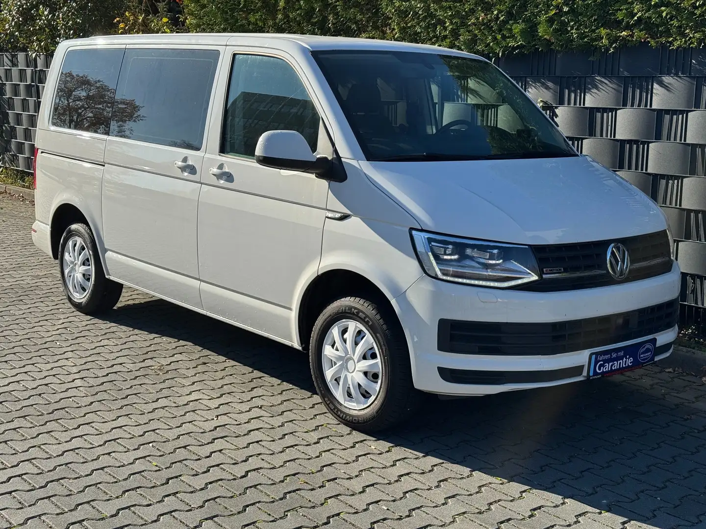 Volkswagen T6 Multivan *150PS  *ALLRAD *TOP-AUSSTATTUNG *GARANTIE Weiß - 2