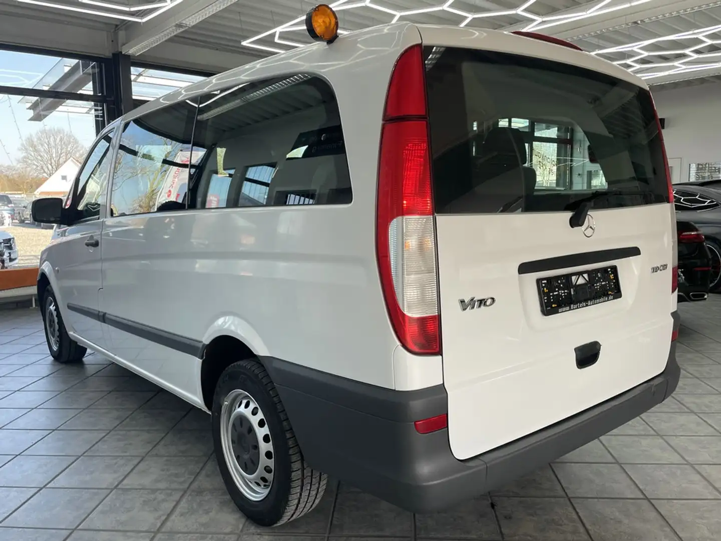 Mercedes-Benz Vito 110 CDI lang, 9-Sitzer, 1.Hand, Klima Weiß - 2