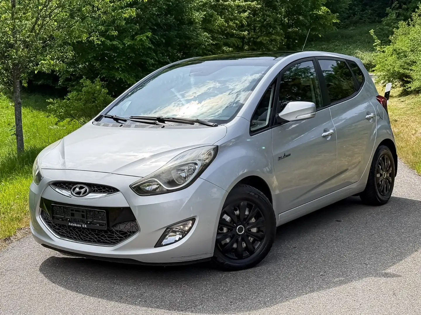 Hyundai iX20 1.4 CRDi Style blue PANO|LEDER|KAMERA|AHK|+ Zilver - 1