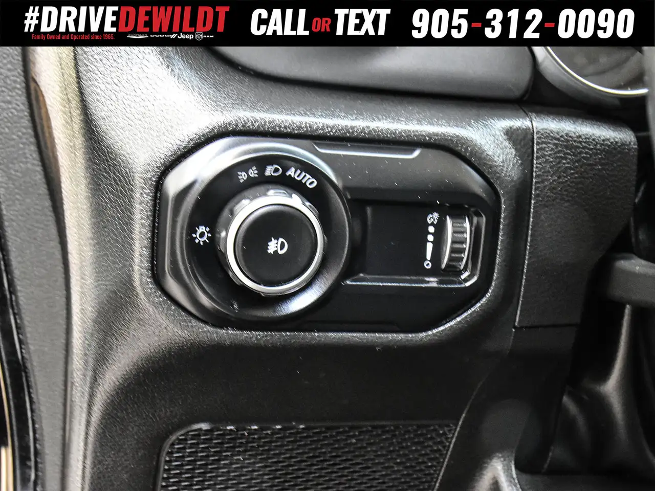 Jeep Wrangler photo Jeep Wrangler