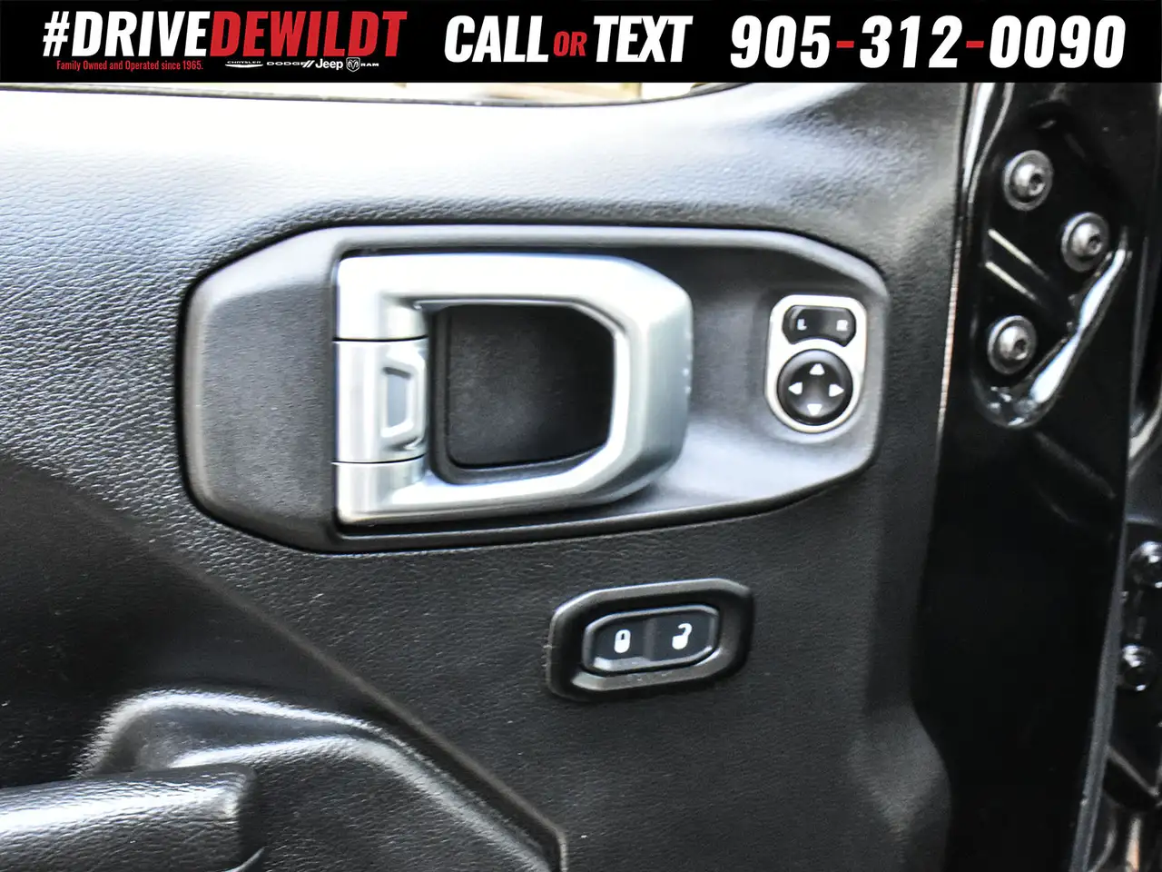 Jeep Wrangler photo Jeep Wrangler