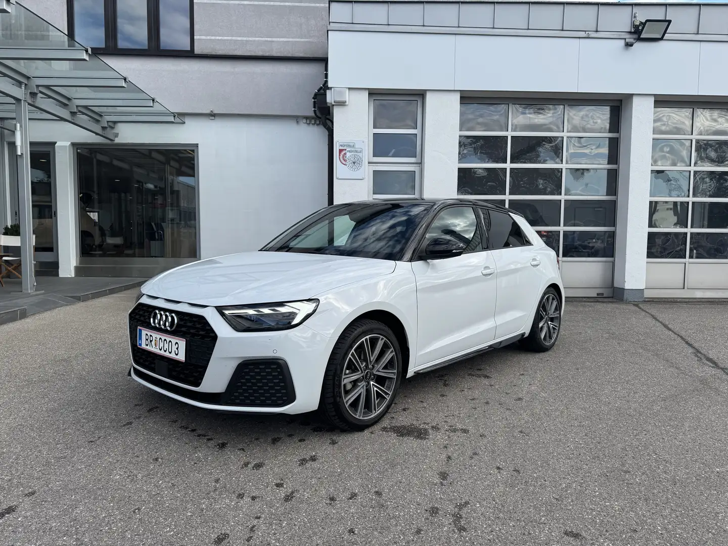 Audi A1 SB 30 TFSI Intense - 1