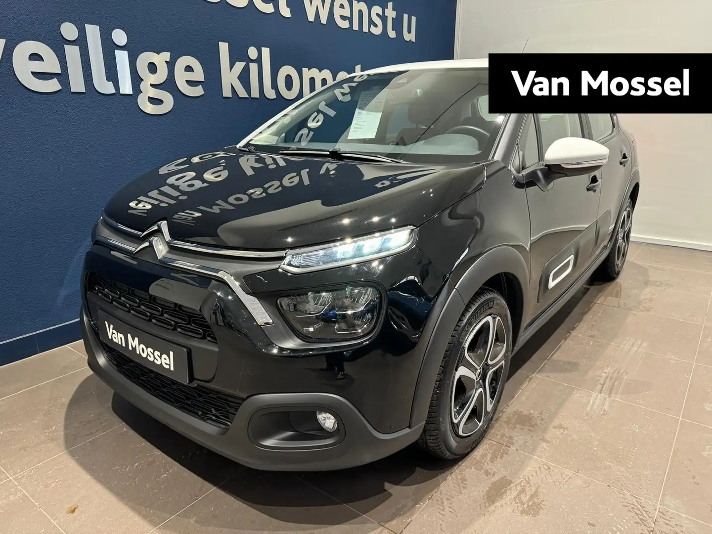 Citroen C3 1.2 PureTech Saint James Zwart - 1